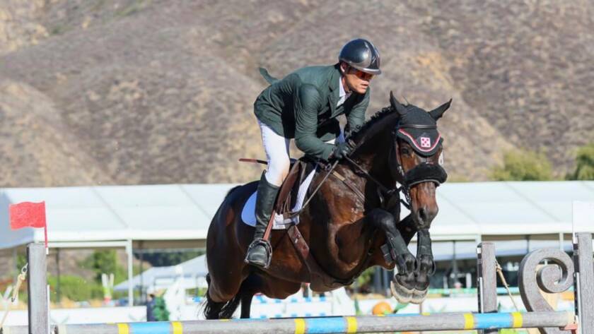 Alex Azevedo jumping