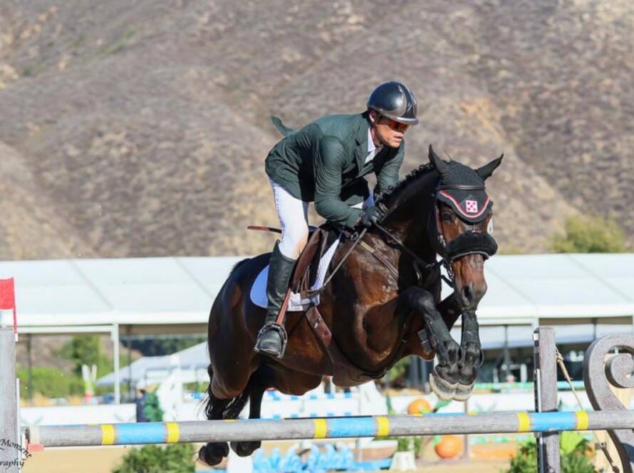 Alex Azevedo jumping